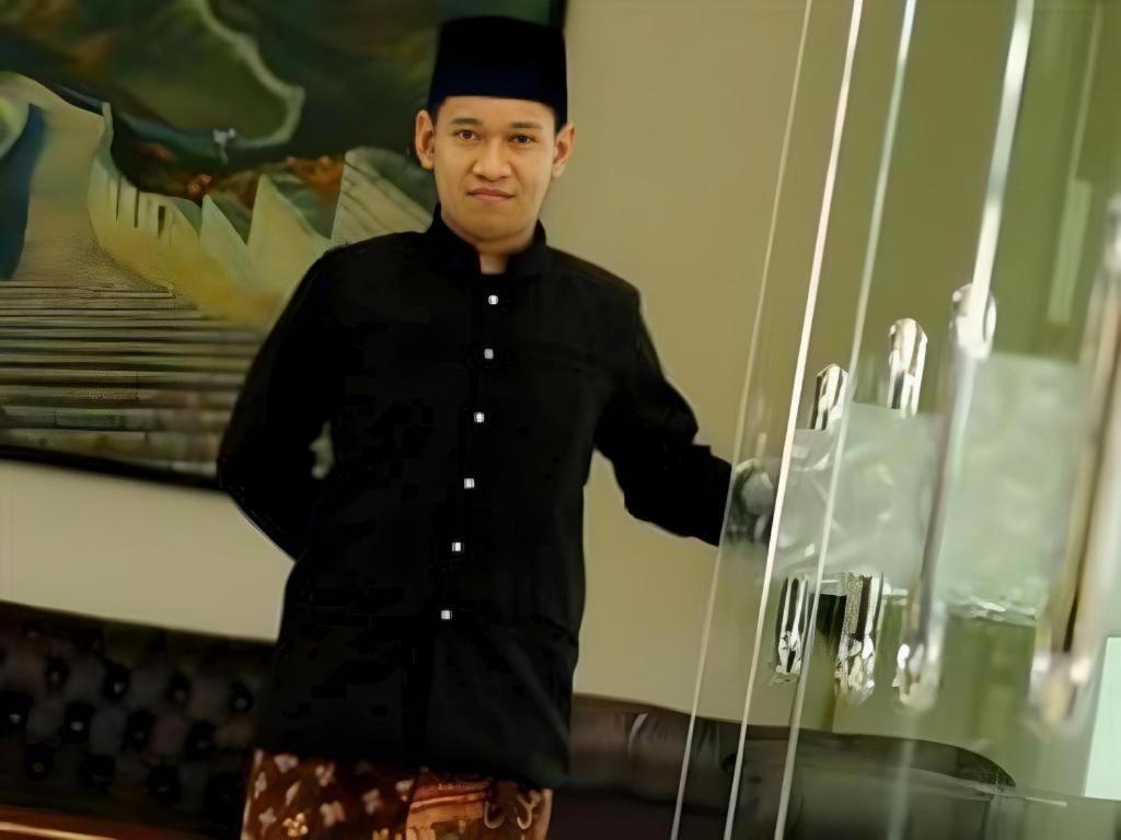 Yusro Hotel Restaurant & Convention Jombang Buitenkant foto