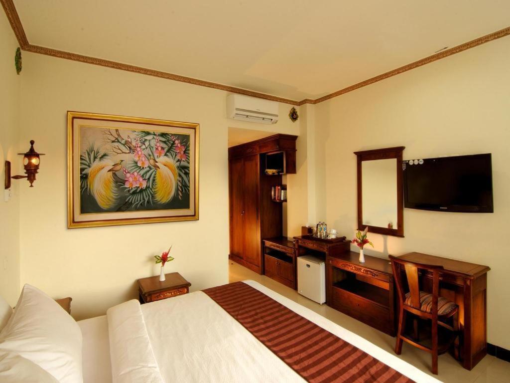 Yusro Hotel Restaurant & Convention Jombang Buitenkant foto