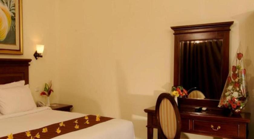 Yusro Hotel Restaurant & Convention Jombang Buitenkant foto