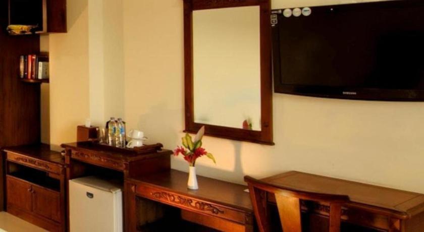 Yusro Hotel Restaurant & Convention Jombang Buitenkant foto